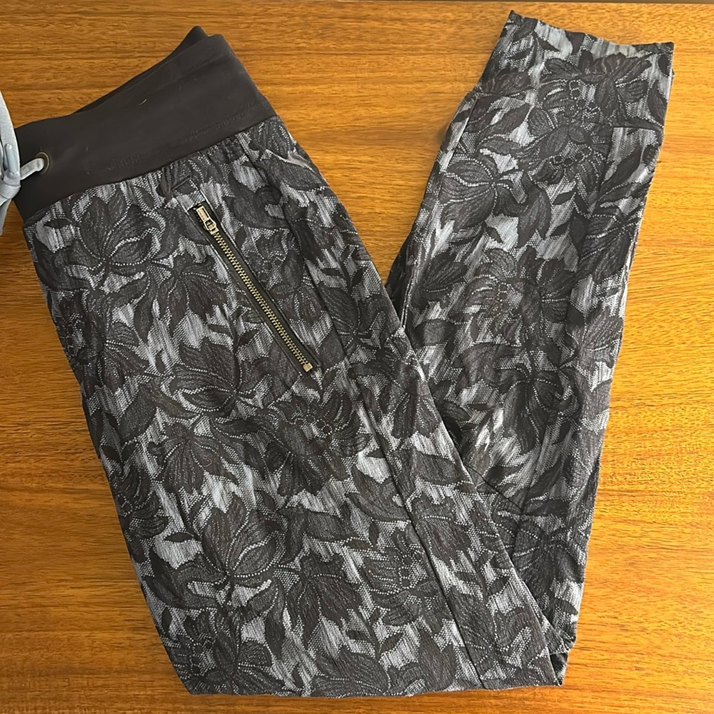 NWOT Athleta Trekkie North Jogger